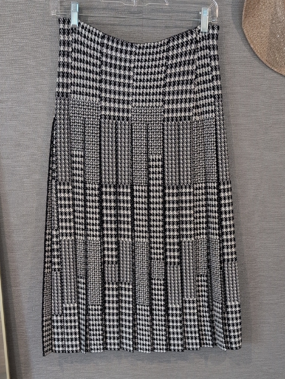 Pleated Houndstooth Midi Skirt in Black and White